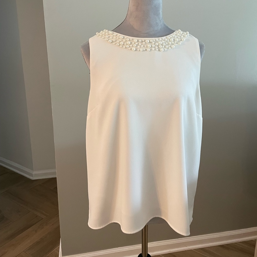 Ann Taylor White Shell with Pearl details. Size LP